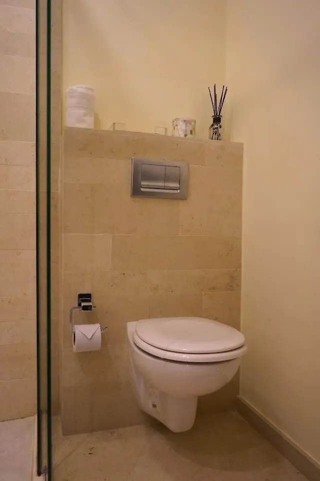 Spectacular Apartment In Levent Eagle Beach Palm Beach